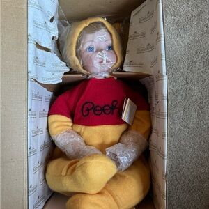 Ashton-Drake Winnie the Pooh #76041 Porcelain Doll/In Original Box
